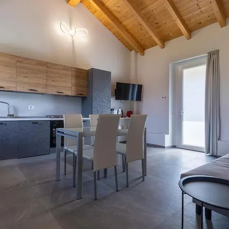 Le Casette Di Orta Apartment *